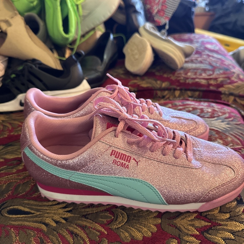 Girls Youth Puma Pink Glitz Size 4.5